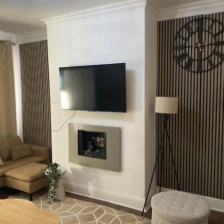 Modern Townhouse-Free Parking-Games Room-Fast W-Ifi مانشستر المظهر الخارجي الصورة
